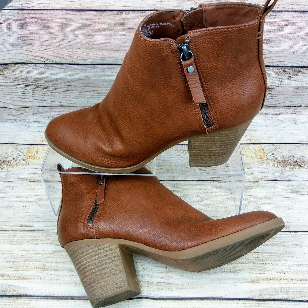 Universal Thread | Brown Heeled Bootie | Size 10